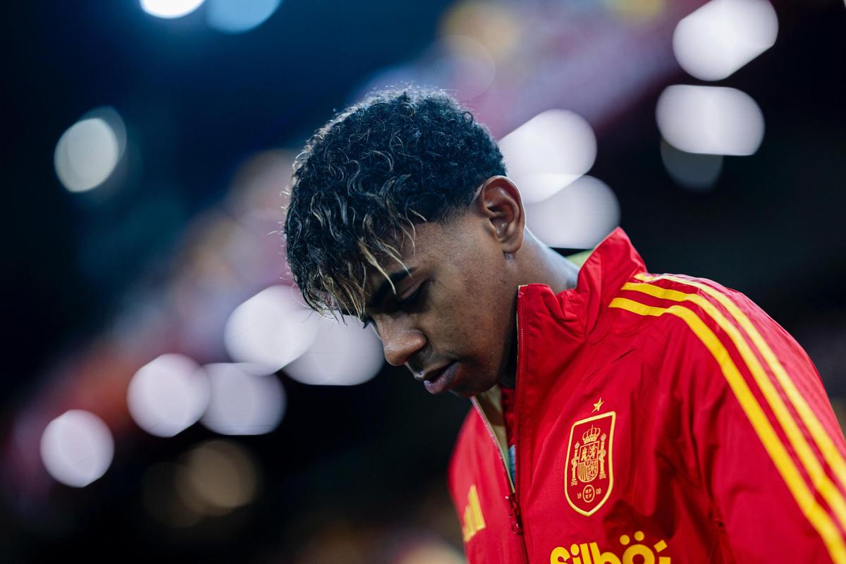 郑钦文回应黑评：我三观比较正，别人挑刺是因为一些比较自信言论（郑钦文回应质疑：自认三观正，自信发言遭挑刺）