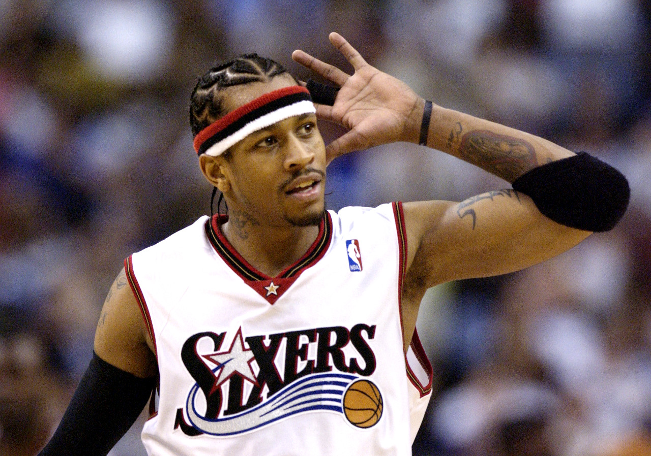 齐达内上海弄堂和樊振东打乒乓球 莫德里奇马塞洛皇马功勋球员点赞（齐达内在上海弄堂与樊振东打乒乓，莫德里奇、马塞洛等皇马功勋点赞）