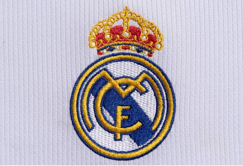 足球装备网：科技巨头甲骨文公司有望成为切尔西胸前广告赞助商（足球装备网：甲骨文或将成为切尔西球衣胸前广告赞助商）