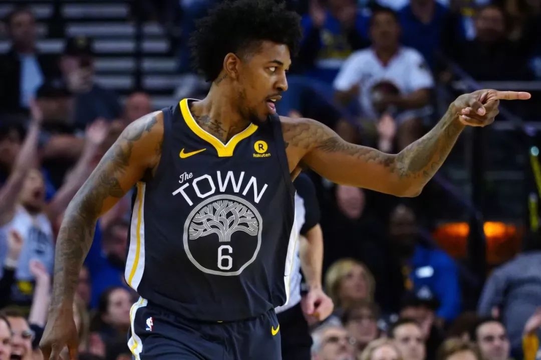 英超战报：巴恩斯双响，迪亚斯破门难救主，纽卡2-1曼城（英超快讯：巴恩斯梅开二度，迪亚斯建功难改败局，纽卡2-1力克曼城）