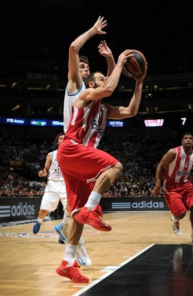 中甲历年射手榜：姆本扎28球创纪录，郜林、谭龙在列（中甲历届射手榜盘点：姆本扎28球刷新纪录，郜林与谭龙名列其中）